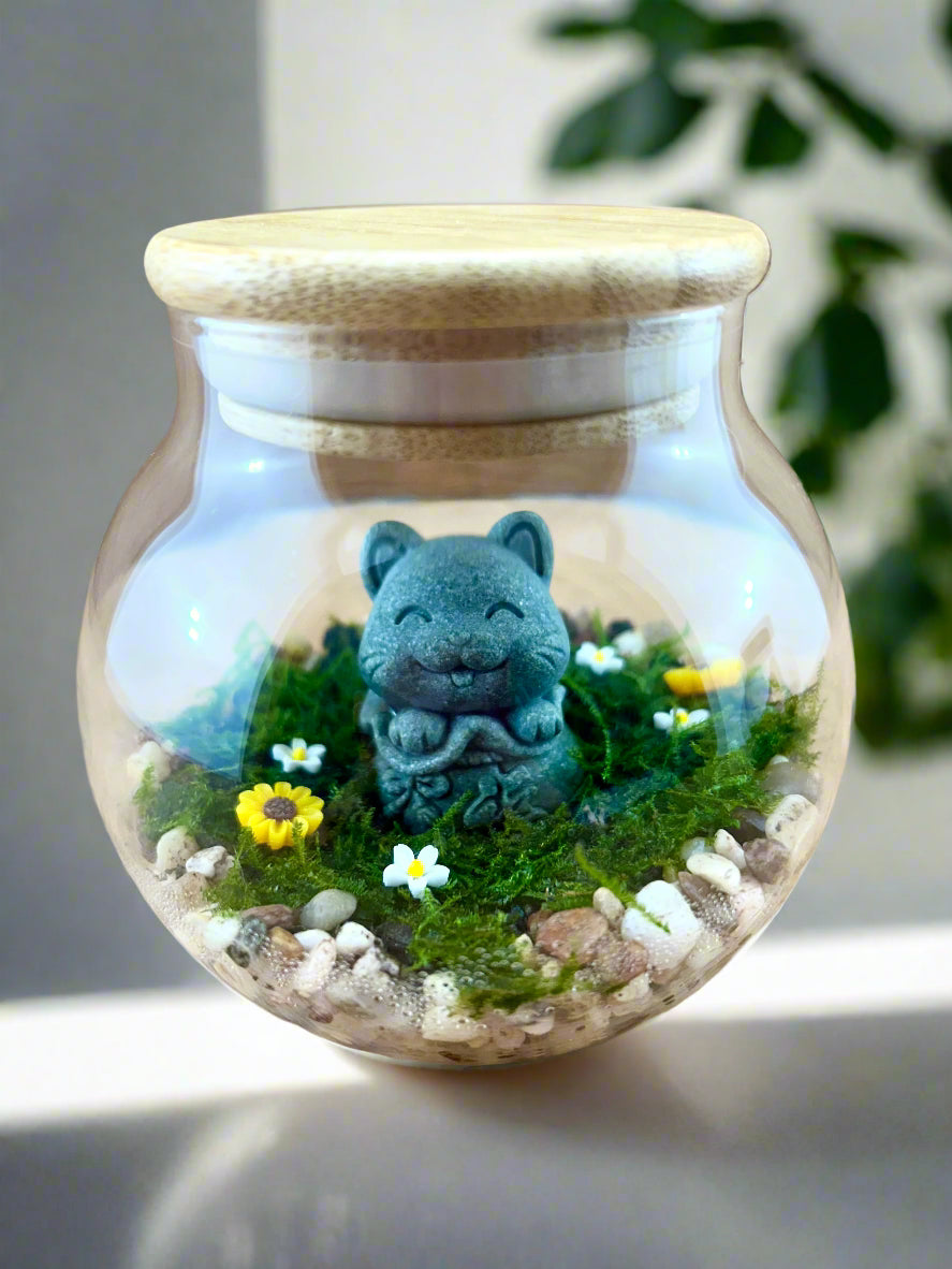 Lucky Cat Terrarium