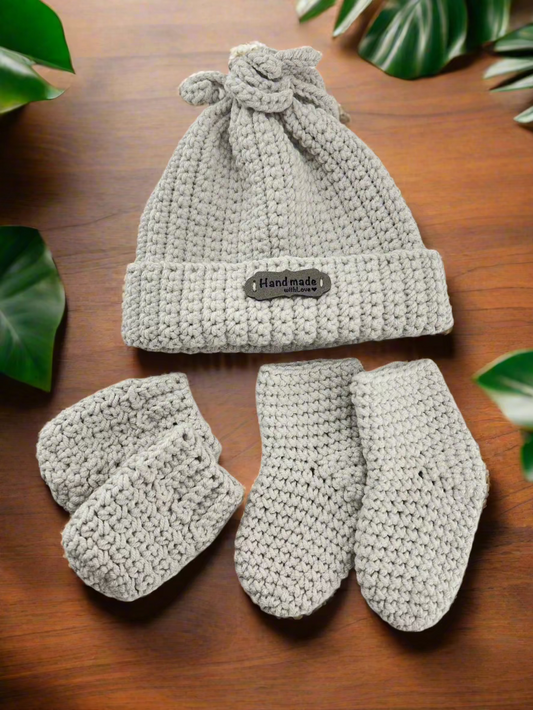 Crocheted Baby Clothing Set – Gray